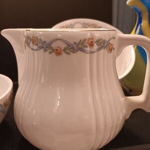 Halls Superior  Quality  Wildfire  pattern 3 Serving Bowls and Pitcher